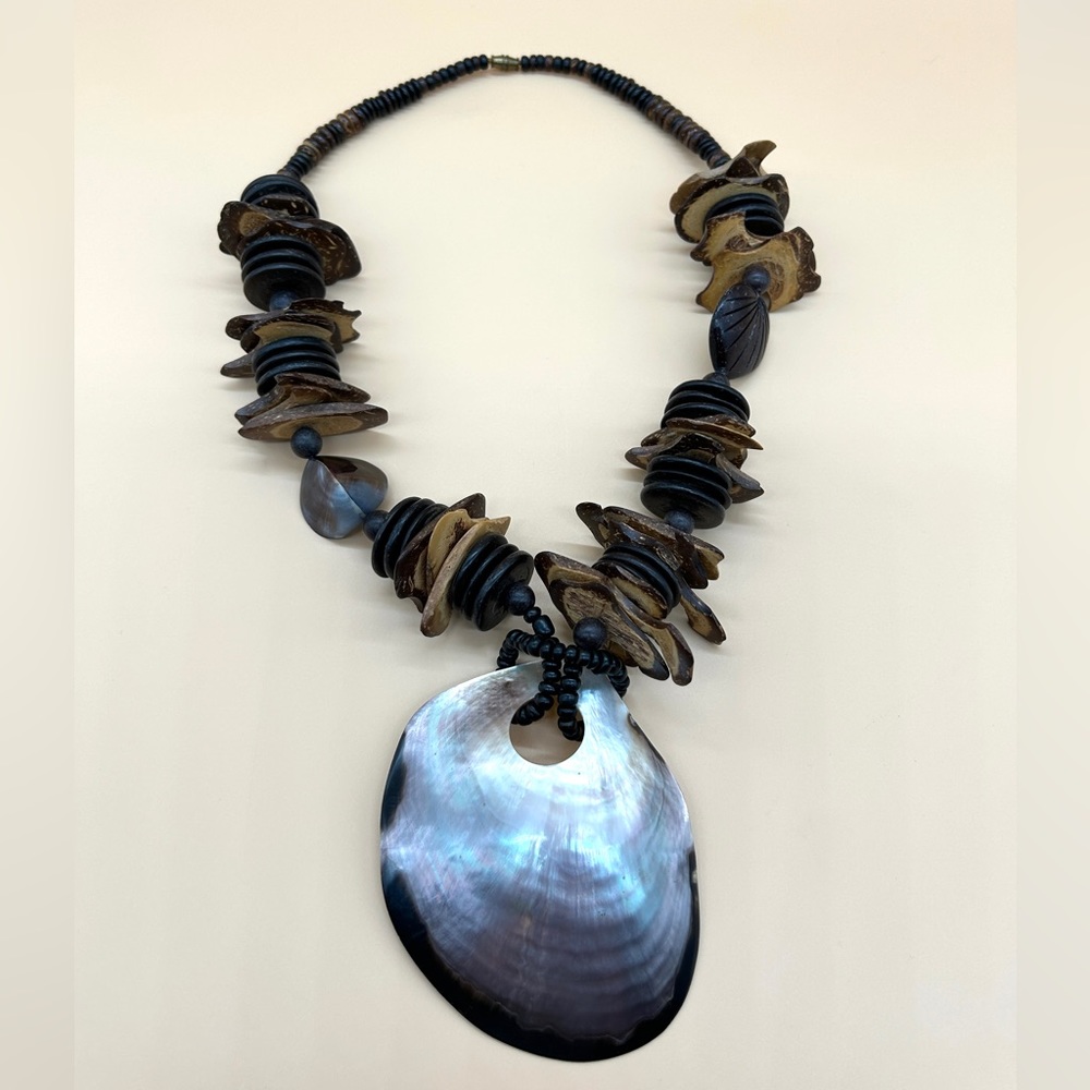 Massive Abalone Shell Pendant And Wooden Beaded N… - image 2